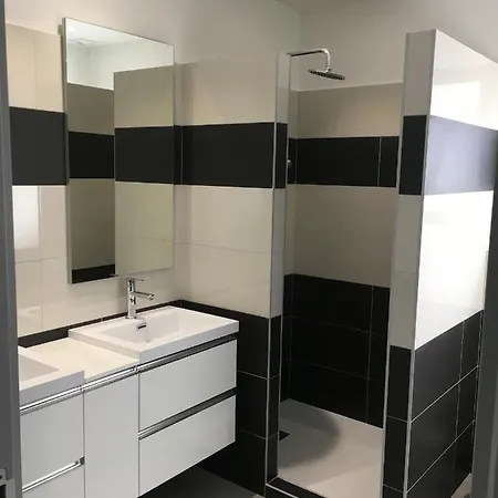 Neuve Climatisee Piscine Privee Et Chauffee * Conca